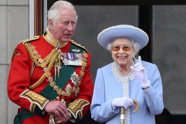 Netflix: Ανέβαλε τα γυρίσματα του «The Crown» σε ένδειξη σεβασμού για τον θάνατο της βασίλισσας Ελισάβετ
