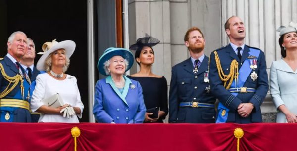 Βασίλισσα Ελισάβετ: Ποιες ταινίες και σειρές είναι αφιερωμένες στον βίο της