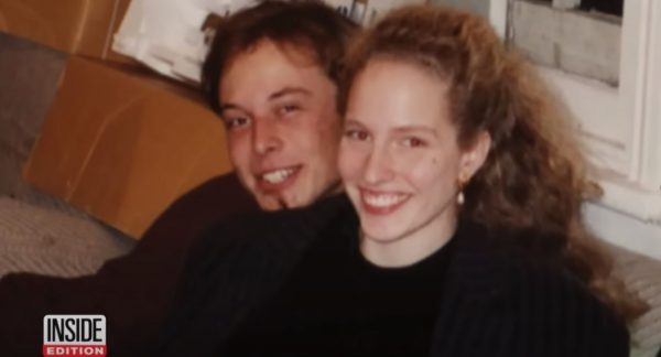 Πρώην κοπέλα του Ίλον Μασκ βγάζει σε δημοπρασία φωτογραφίες του από το κολέγιο