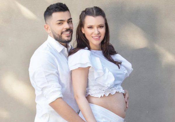 Γέννησε η Λάουρα Νάργες – Πατέρας για πρώτη φορά ο Χρήστος Σαντικάι