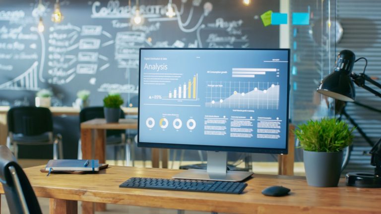 Οθόνες υπολογιστών: Nα διαλέξω κανονική ή κυρτή