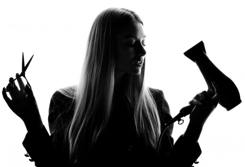 Κομμωτήριο στο σπίτι: 3 κορυφαία gadgets για να είσαι πάντα στην τρίχα