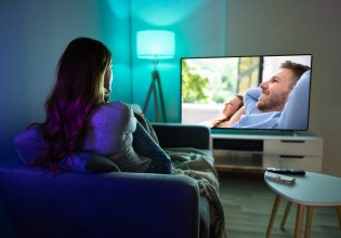 LG vs Samsung: Η μάχη των Smart TV και 4 τηλεοράσεις που δυσκολεύουν το δίλημμα