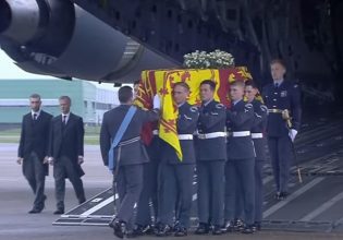 Στο Λονδίνο η σορός της βασίλισσας Ελισάβετ – Δείτε live