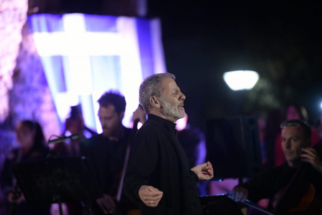 Μάγεψαν το κοινό Σταύρος Ξαρχάκος και Ηρώ Σαία στην ιστορική Μονή Τοπλού