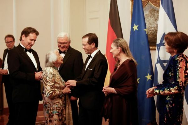 Σταϊνμάιερ: Ντροπή ότι χρειάστηκαν 50 χρόνια για να αποζημιωθούν τα θύματα της τρομοκρατικής επίθεσης στους ΟΑ του Μονάχου