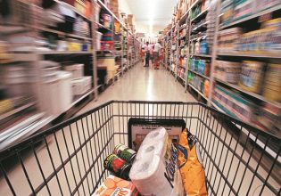 Ανατροπές στα σούπερ μάρκετ: Ολοι συζητάνε με όλους