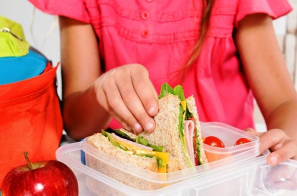 Δόμνα Μιχαηλίδου: Η διανομή σχολικών γευμάτων ξεκινά τη 2η εβδομάδα του Οκτωβρίου