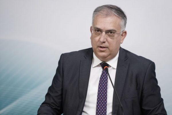 Τάκης Θεοδωρικάκος: «Να καταδικάσουν ο ΣΥΡΙΖΑ και τα άλλα κόμματα τις απειλές των διαδικτυακών κουκουλοφόρων»