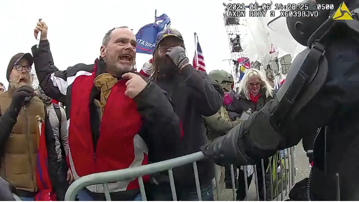 Εισβολή στο Καπιτώλιο: 10 χρόνια κάθειρξη σε αστυνομικό – Η βαρύτερη ποινή μέχρι σήμερα