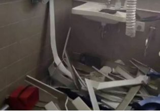 Πάνος Αργιανίδης: Διαλυμένη η τουαλέτα που είχε κλειδωθεί