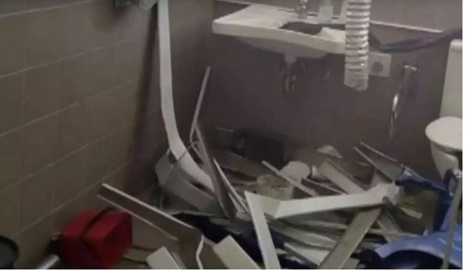 Πάνος Αργιανίδης: Διαλυμένη η τουαλέτα που είχε κλειδωθεί