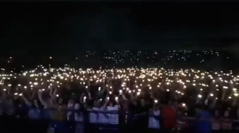 Τουρκία: Βίντεο με χιλιάδες νέους να τραγουδούν το «εμβατήριο της Σμύρνης» για τον Κεμάλ