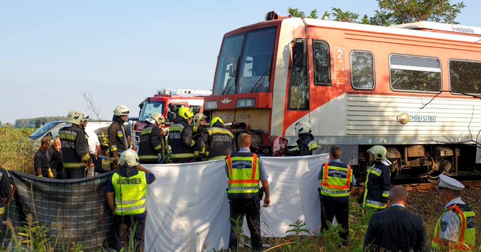 Ουγγαρία: Αυτοκίνητο επιχείρησε να περάσει αφύλακτη διάβαση - Παρασύρθηκε από τρένο, επτά νεκροί