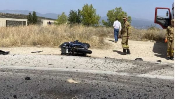 Τροχαίο: Μοτοσικλετιστής «καρφώθηκε» σε λεωφορείο