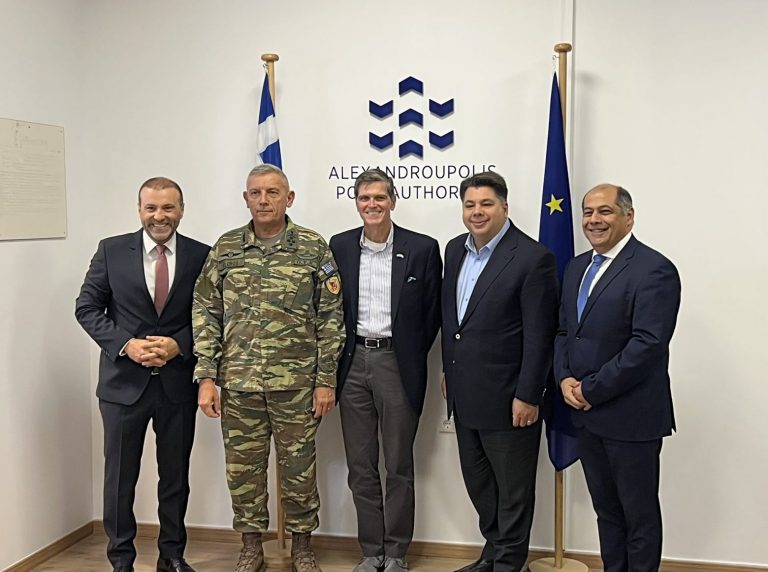 Στο λιμάνι της Αλεξανδρούπολης ο πρέσβης των ΗΠΑ Τζορτζ Τσούνης