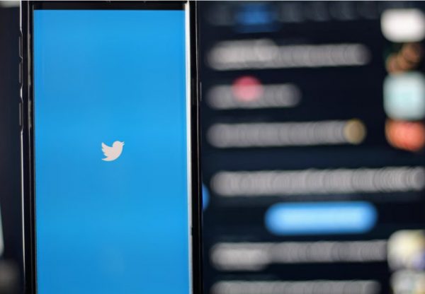 Αποσύρουν τις διαφημίσεις τους από το Twitter: Παιδική πορνογραφία δίπλα σε καμπάνιες της Walt Disney και PBS Kids