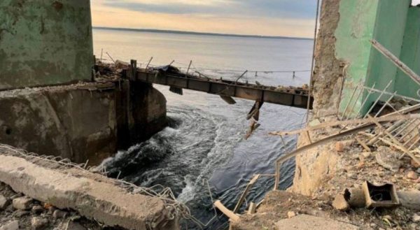 Ουκρανία: Η πόλη καταγωγής του Ζελένσκι απειλείται από πλημμύρες μετά από ρωσικό πλήγμα (βίντεο)