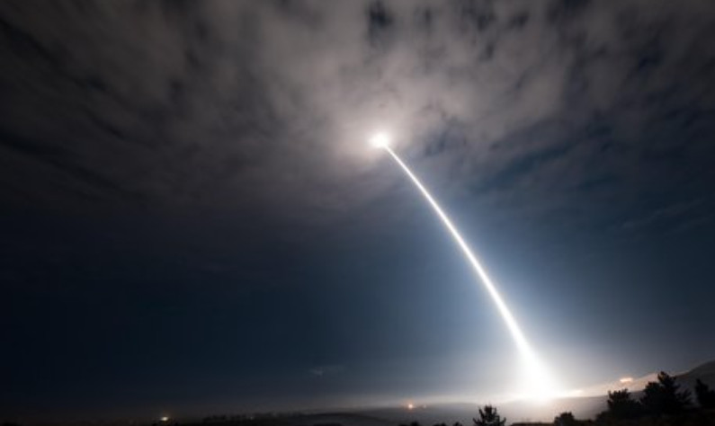ΗΠΑ: Δοκίμασαν τον διηπειρωτικό πύραυλο Minuteman III ικανό να φέρει πυρηνική κεφαλή