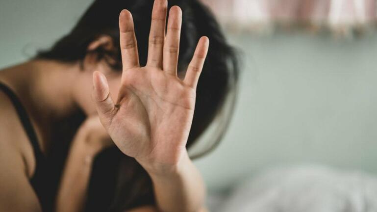 Βόλος: 23χρονη ΑμεΑ κατήγγειλε ότι τη βίασε ο θείος της - Η μητέρα της την είχε διώξει από το σπίτι