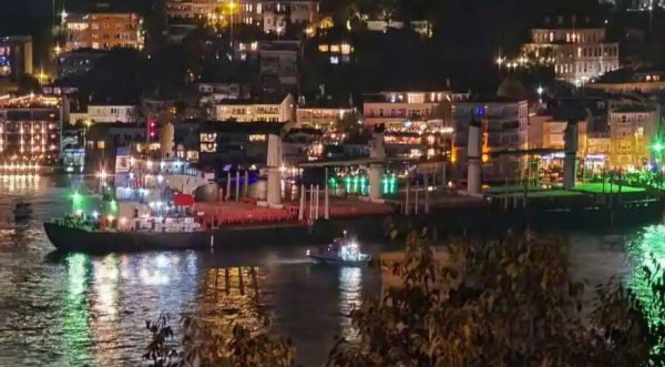 Αναστάτωση στα Στενά του Βοσπόρου – Προσάραξε ουκρανικό πλοίο