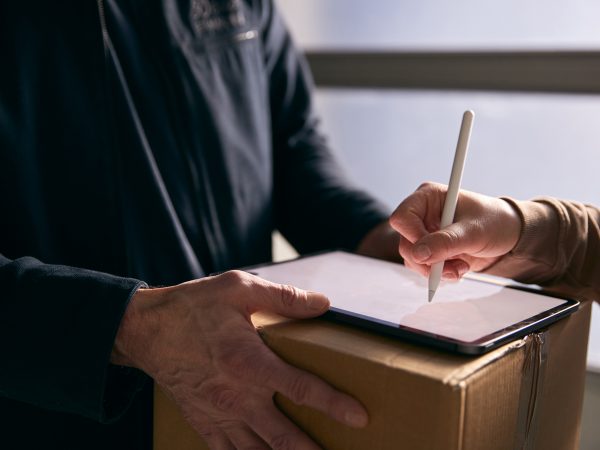 Επιθεώρηση Εργασίας: Πρόστιμα πάνω από 373.000 ευρώ σε επιχειρήσεις του κλάδου διανομής