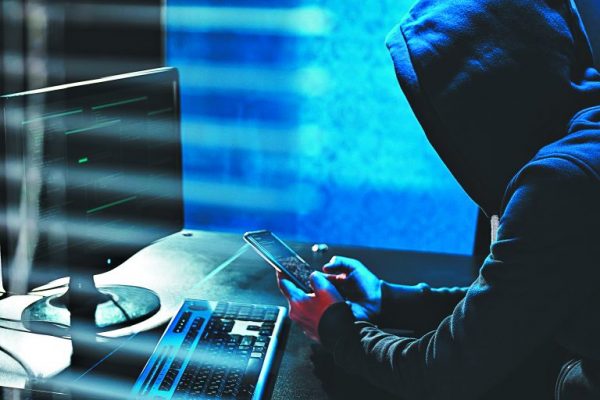 Ο «κυβερνοπόλεμος» και ο συναγερμός στην Αθήνα