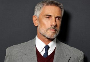 Σταύρος Ζαλμάς: «Μου έχει τύχει να με τραβάνε από τα ρούχα στον δρόμο»