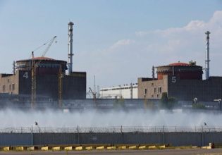 Ζαπορίζια: Αποσυνδέθηκε από το δίκτυο και ο τελευταίος αντιδραστήρας λόγω βομβαρδισμών – Νέα επικοινωνία Ζελένσκι και Μακρόν