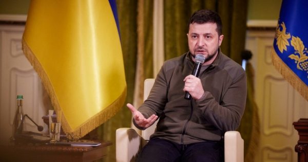 Ουκρανία: Ο πρόεδρος Ζελένσκι τραυματίστηκε σε τροχαίο στο Κίεβο