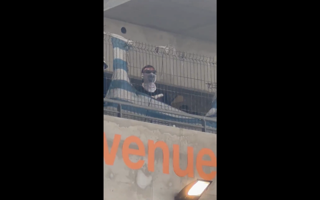 Αηδιαστικές εικόνες στο «Βελοντρόμ»: Ναζιστικοί χαιρετισμοί από οπαδούς της Άιντραχτ