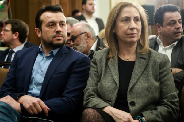 Ο Γιώργης ο κομπολογάς και οι βουλευτές του ΣΥΡΙΖΑ