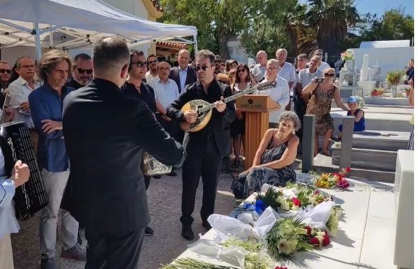 Μίκης Θεοδωράκης: Ένας χρόνος από τον θάνατο του σπουδαίου Έλληνα – Στο Γαλατά το μνημόσυνο