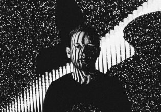 Ο Max Cooper ζωντανά με ένα 5ώρο μουσικό πρόγραμμα στο Ωδείο Αθηνών