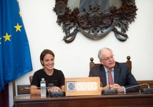 Δόμνα Μιχαηλίδου: Εκπαιδεύουμε πολίτες και φορείς στην αναπηρία και τη διαφορετικότητα