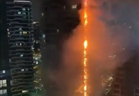 Τουρκία: Τεράστια φωτιά σε ουρανοξύστη στην Κωνσταντινούπολη – Δείτε βίντεο