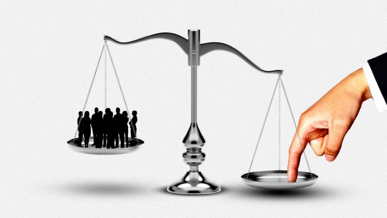 Ραγδαία ανακατανομή πλούτου