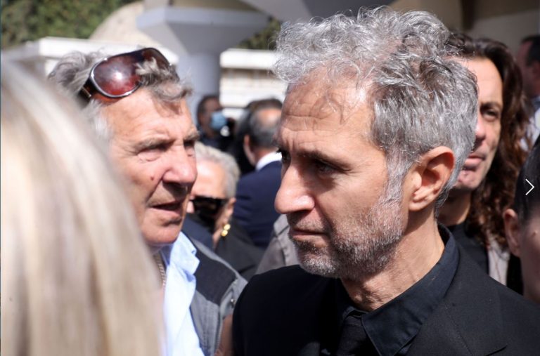 Κηδεία Σταμάτη Κόκοτα: Συγκινημένος ο Δημήτρης Κόκοτας στο τελευταίο «αντίο»