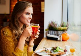 Πόσο αργά είναι τελικά «πολύ αργά» για το δείπνο μας