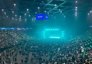 Παγκόσμιο σοκ: Διάσημος τραγουδιστής πέθανε κατά τη διάρκεια συναυλίας [Βίντεο]