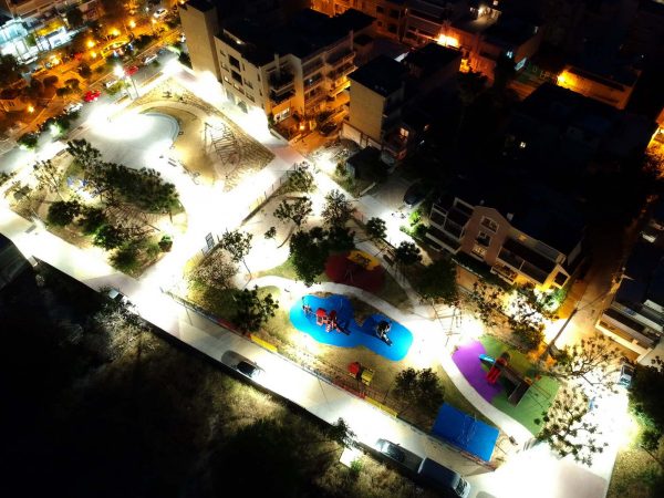 Ολοκληρώθηκε η ανάπλαση της πλατείας «Ανδρέας Παπαδημητρίου» στο Μοσχάτο