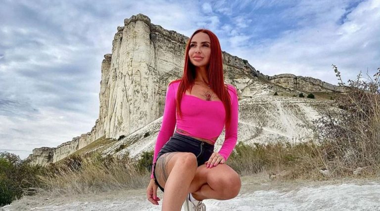 Μις Κριμαία 2022: Πρόστιμο για την εστεμμένη επειδή τραγούδησε ουκρανικό πατριωτικό τραγούδι