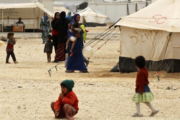TikTok: H εταιρεία παίρνει προμήθεια 70% από πρόσφυγες που εκλιπαρούν για βοήθεια