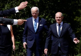 Σολτς: Κοινό μήνυμα με τον Μπάιντεν στον Πούτιν για να αποσύρει όλα τα ρωσικά στρατεύματα από την Ουκρανία