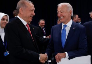 Η Ελλάδα αναβαθμίζει τις σχέσεις της με τις ΗΠΑ ενώ η Άγκυρα επιτίθεται στην Ουάσιγκτον