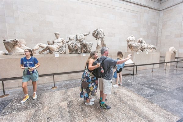 Μάρμαρα του Παρθενώνα: «Να ενωθούν ξανά στην Αθήνα, εκεί όπου ανήκουν»