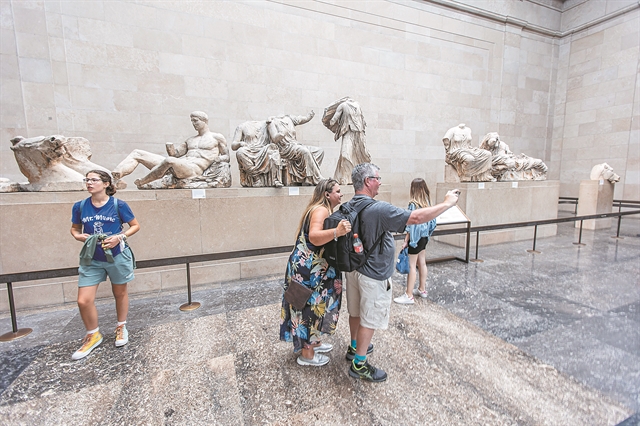 Μάρμαρα του Παρθενώνα: «Να ενωθούν ξανά στην Αθήνα, εκεί όπου ανήκουν»