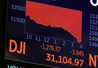 Τα σύννεφα στην παγκόσμια οικονομία πυκνώνουν