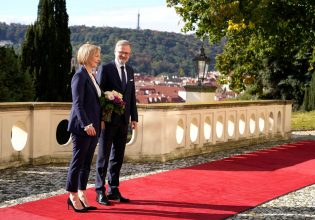 Τρας στους Times: Το Brexit δεν σήμαινε την απομάκρυνση της Βρετανίας από το ρόλο της στην περιοχή