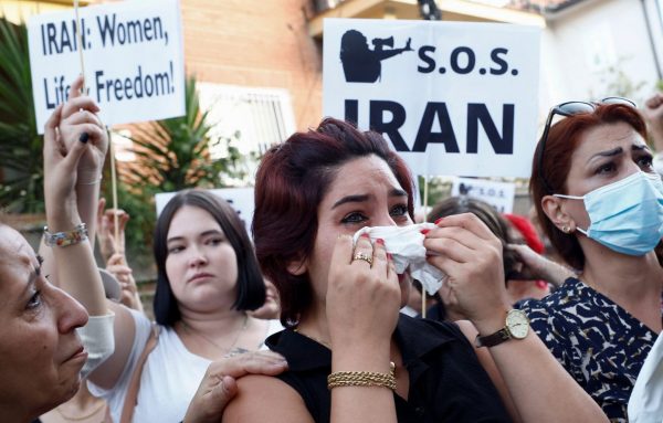 Ιράν: Νέος θάνατος 16χρονης διαδηλώτριας – «Αυτοκτόνησε πέφτοντας από ταράτσα» λένε οι Αρχές